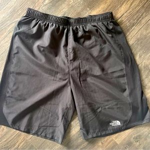 North Face men’s shorts, excellent condition.